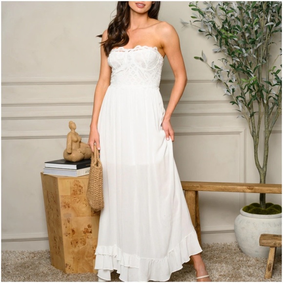 # 14 WHITE SLEEVELESS LACE DETAILED MAXI DRESS - Picture 4 of 5